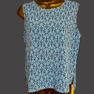 Lightweight Tank Scoop V-Neck UPF 50+